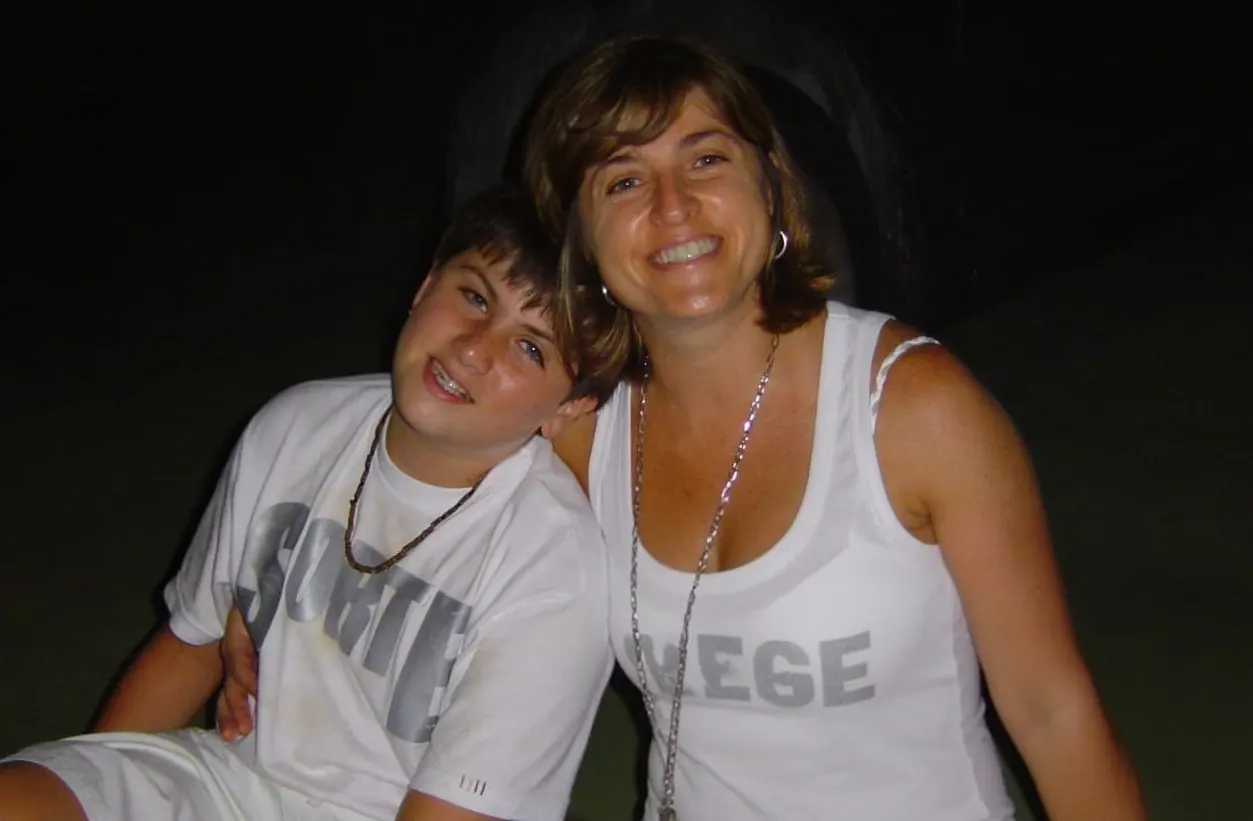Simone com o filho, arquivo pessoal